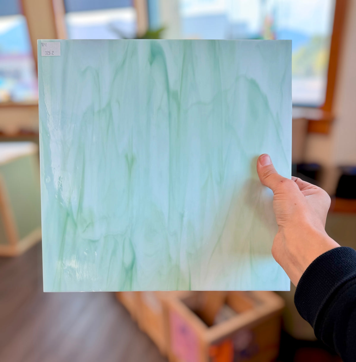Spectrum | White/Light Green Opal