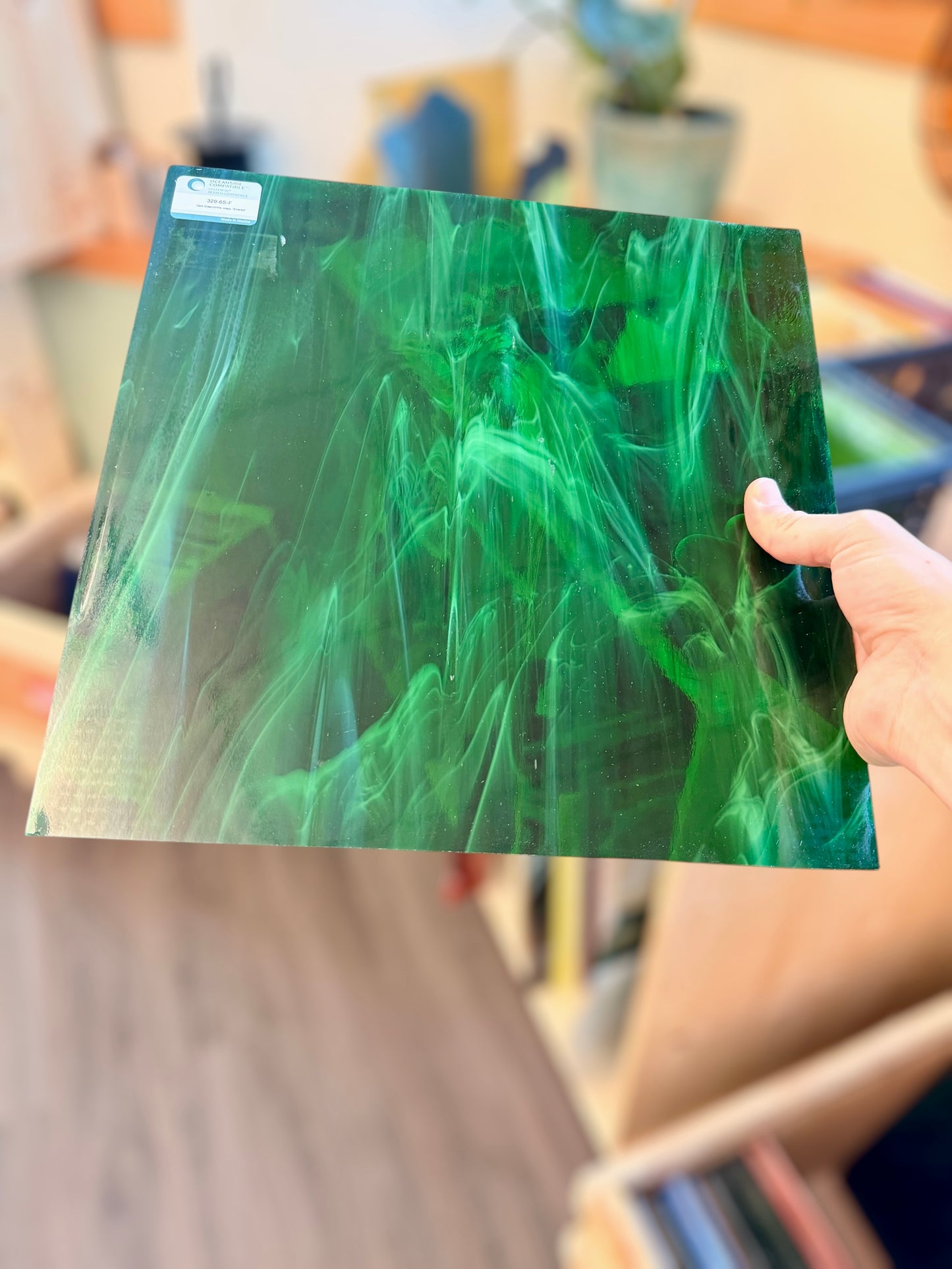 Dark Green/White Wispy