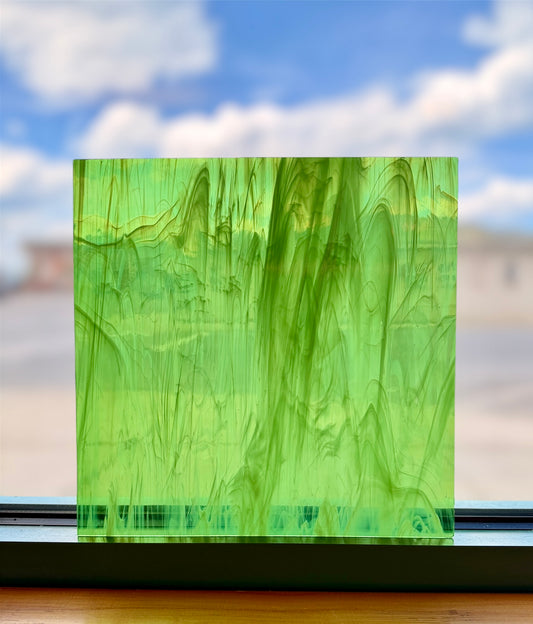 Spectrum Light Green/White Wispy