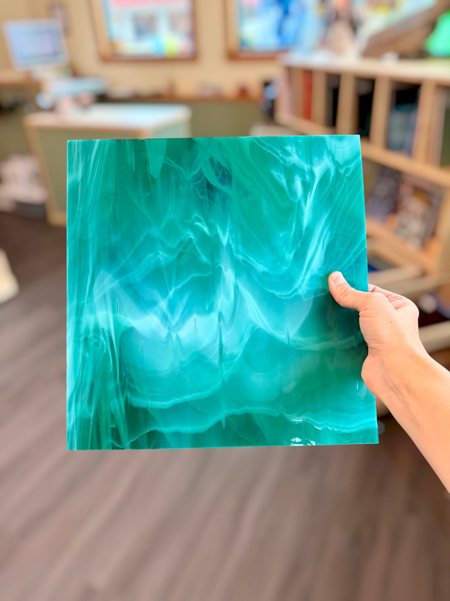 Spectrum | Teal/White Wispy